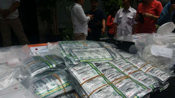 Polda Metro sita ribuan tramadol palsu di Jakarta, Selasa, 18 September 2018.