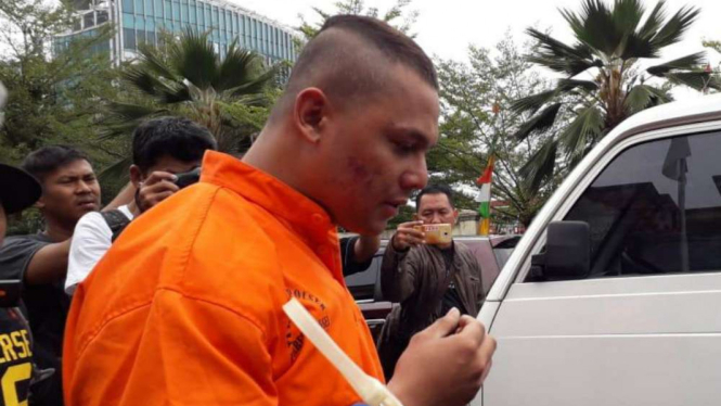 Dede Richo Ramalinggam mantan finalis Indonesia Idol 2008 mencuri Drone.