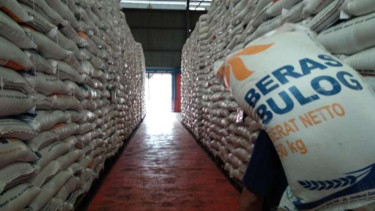 Gudang Bulog Divisi Regional Sumatera Barat.