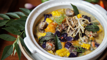 Bubur pedas sambal koja.