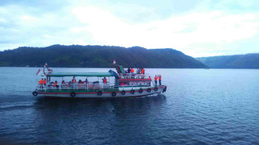 Tim Google Street View di Danau Toba