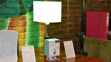 TP-Link meluncurkan smart bulb atau bohlam pintar, LB130.