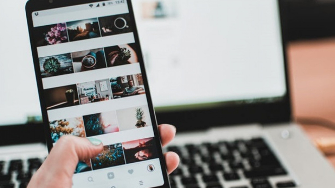 Ilustrasi feed Instagram.