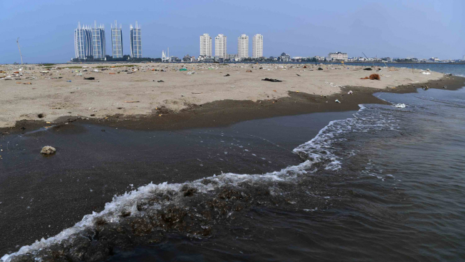 Suasana Pulau G di perairan Teluk Jakarta, Jakarta Utara
