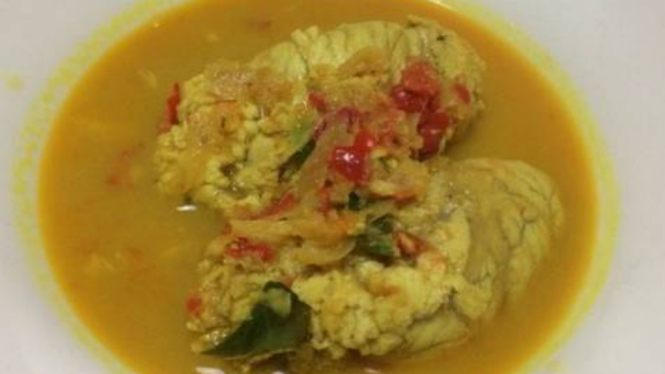 Telur ikan kakap bumbu kuning.