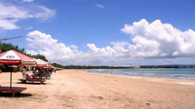 Wisata pantai Kuta, Bali.