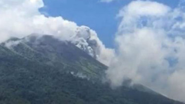 Gunung Gmalama di Maluku Utara meletus, Kamis 4 Oktober 2018