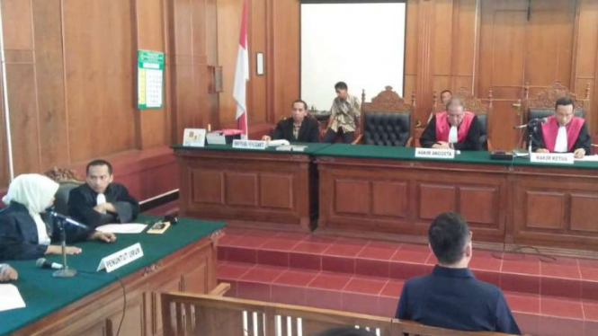 Persidangan Investor Pasar Turi Baru, Henry J Gunawan.