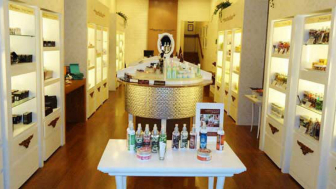 Produk-produk kosmetik Martha Tilaar.