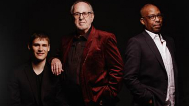 Bob James Trio.