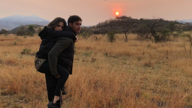 Jessica Iskandar dan kekasih berlibur ke Afrika