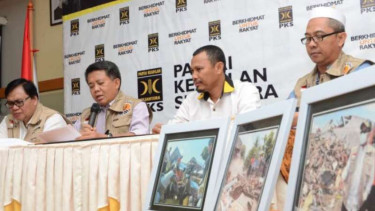 Presiden PKS Sohibul Iman memberikan keterangan pers terkait gempa Sulteng