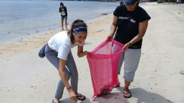 Nadine Chandrawinata di Bunaken