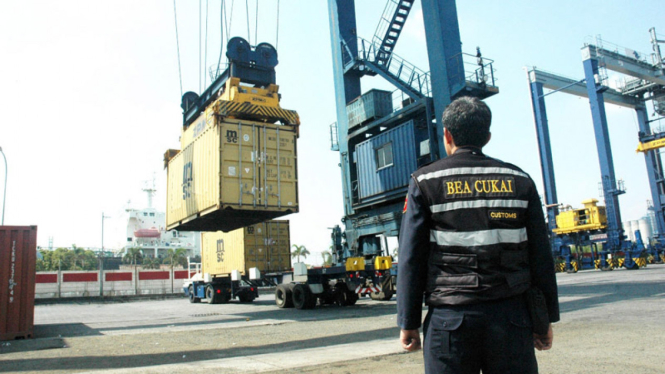Bea Cukai Akan Kenakan Tarif Impor Lebih Tinggi untuk Ubin Keramik dari LN