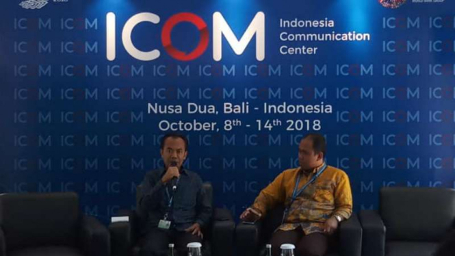 Sekretaris Menteri Kooridinator bidang Perekonomian Susiwijono Moegiarso (kiri).