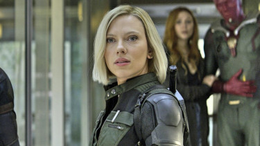 Scarlett Johansson sebagai Black Widow
