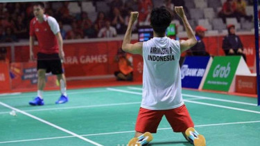 Dheva Anrimusthi selebrasi kemenangan merebut medali emas.