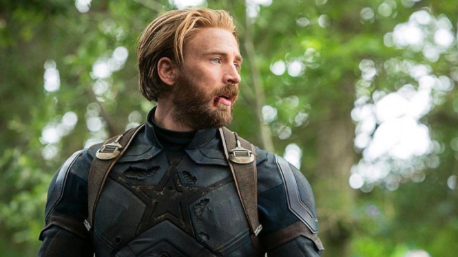 Chris Evans sebagai Captain America