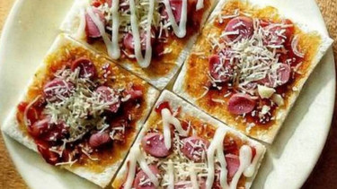 Pizza roti tawar by Gina