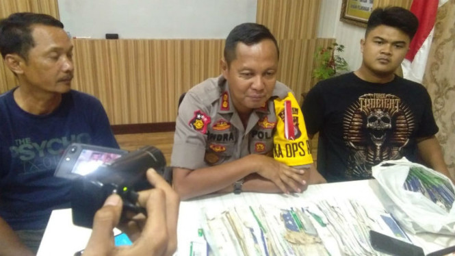 Polisi sita Kartu Indonesia Sehat yang ditemukan di tempat sampah