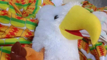 Boneka Momo, maskot Asian Para Games 2018.