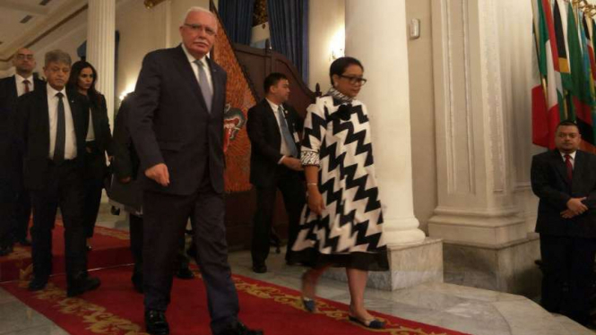Menlu Retno Marsudi dan Menlu Palestina Palestina Riad Malki di Jakarta