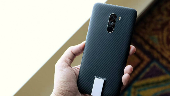 Xiaomi Pocophone F1 Armoured Edition