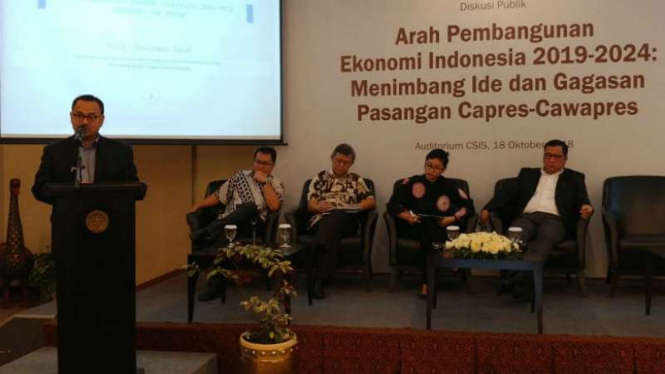 Direktur Materi dan Debat, Badan Pemenangan Nasional (BPN) pasangan Prabowo Subianto–Sandi Uno, Sudirman Said, dalam diskusi publik bertajuk Arah Pembangunan Ekonomi Indonesia 2019-2024: Menimbang Ide dan Gagasan Pasangan Capres-Cawapres.
