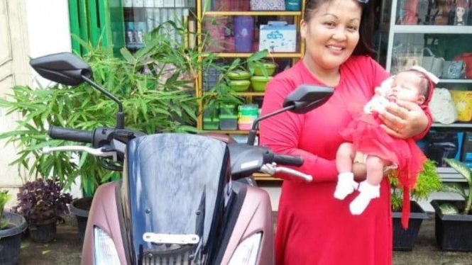 Bayi ini diberi nama Glady Alexi Sandra