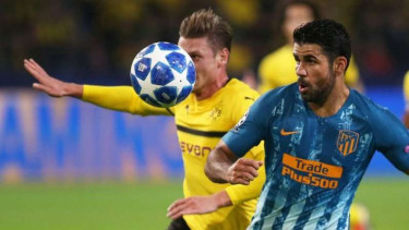 Pemain Atletico Madrid, Diego Costa saat melawan Dortmund.