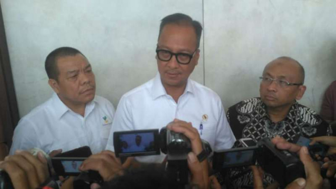 Menteri Sosial Agus Gumiwang 