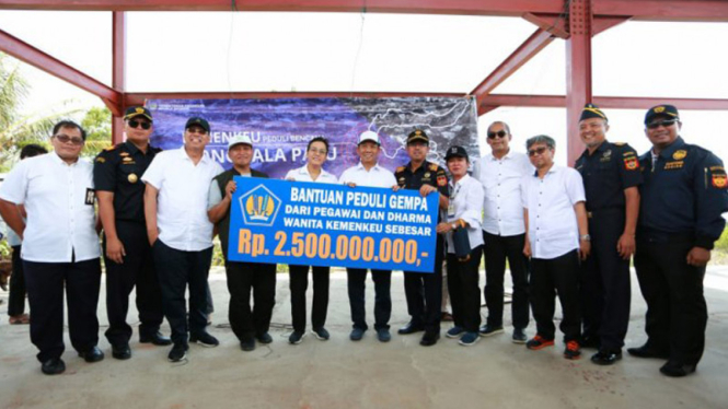 Terjun Langsung Tinjau Lokasi Bencana, Menkeu Bangkitkan Semangat Jajarannya