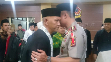 Para ulama se-Garut berkumpul dengan Kapolda Jawa Barat di Polres Garut.