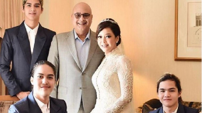 Maia Estianty, Irwan Mussry dan ketiga putranya