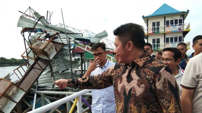 Gubernur Sumatera Selatan, Herman Deru, memantau kawasan JSC yang rusak diterjang badai
