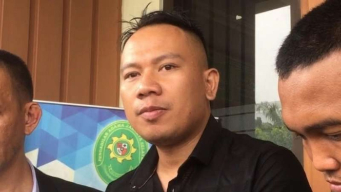 Vicky Prasetyo.