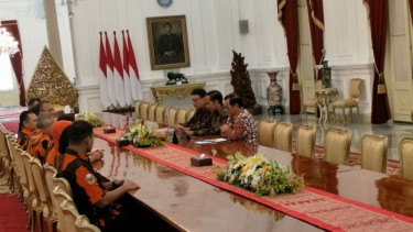 Presiden Jokowi bertemu Pimpinan Pemuda Pancasila di Istana Merdeka
