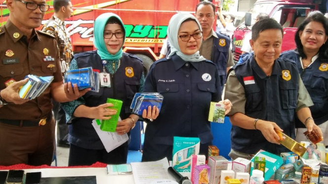Konferensi pers BPOM soal temuan obat ilegal.