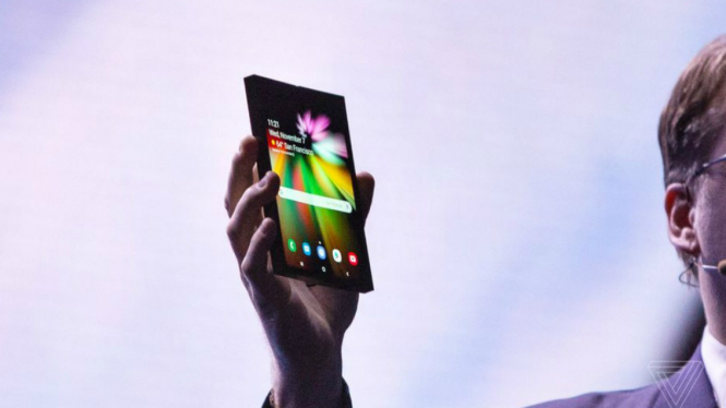 Ponsel lipat Samsung.