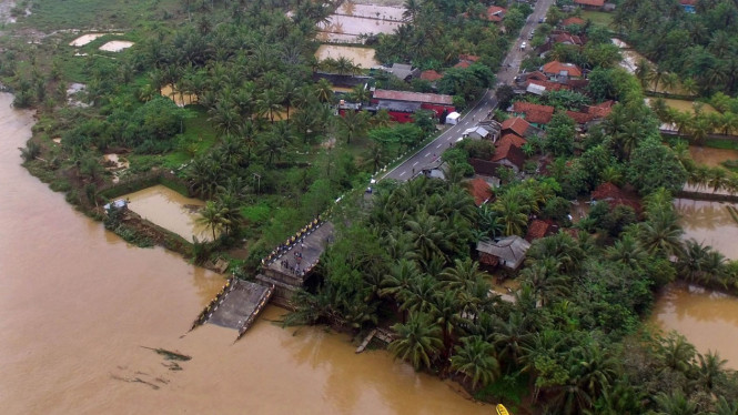 Perbaikan Jembatan Pansel Pasang Bailey