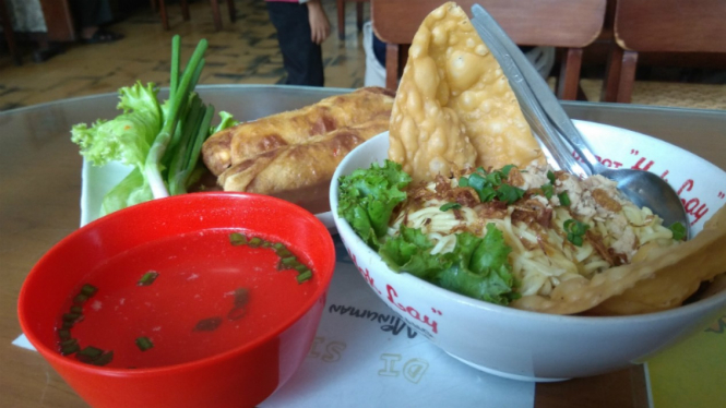 Aneka hidangan di Hok Lay.