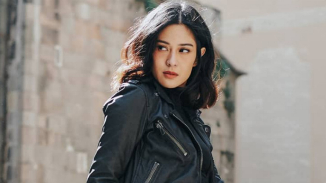 Dian Sastrowardoyo.