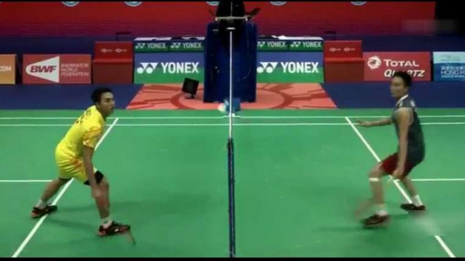 jonatan Christie vs Kento Momota di duel pul neraka Hong Kong Terbuka.