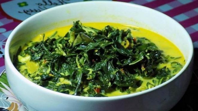 Olahan daun singkong.