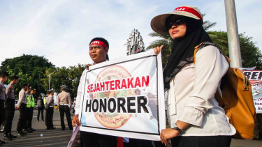 guru honorer aksi unjuk rasa