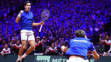 Selebrasi ganda putra Prancis merebut poin di partai ketiga Final Piala Davis