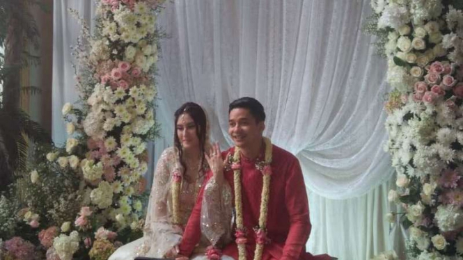 Adly Fairuz resmi melamar kekasih