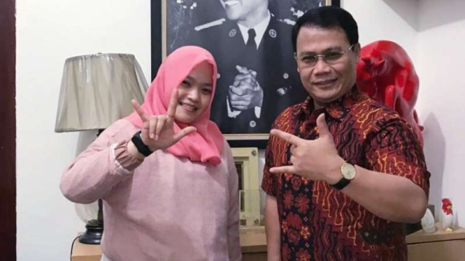 Azmah Shoobiroh, Putri Mendiang Yusuf Supendi
