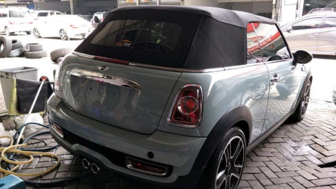 Mobil MINI Cooper pemberian Gading yang dijual Gisel