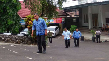  Ketua Panitia Pelaksana Arema FC Abdul Haris usai diperiksa KPK di Malang 